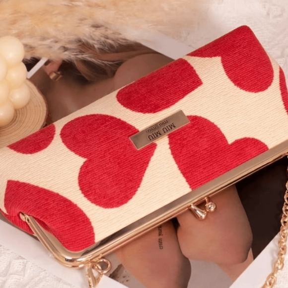 ❤️🎉🎉🎉2 X HOST PICK🎉🎉🎉❤️MIU MIU BEAUTE POCHETTE CLUTCH - Picture 6 of 11